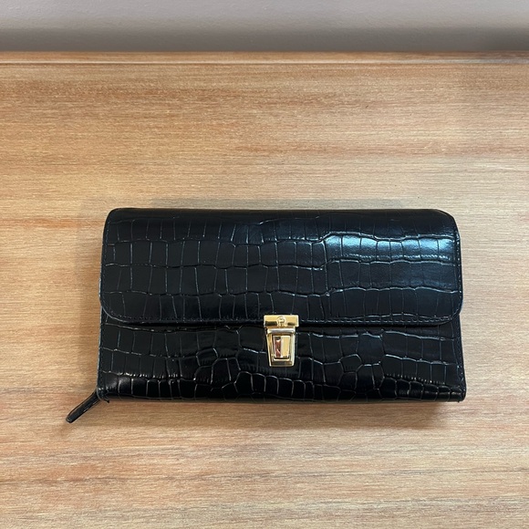 Etienne Aigner Black Croc-Embossed Clutch - Picture 1 of 6